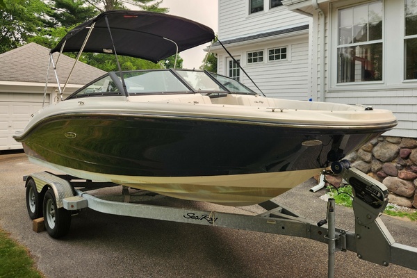 19ft Sea Ray Yacht For Sale