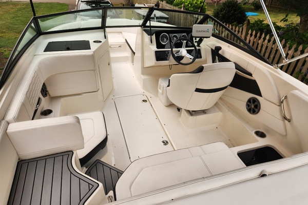 19ft Sea Ray Yacht For Sale