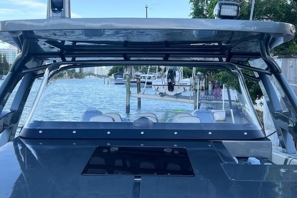 2019 Midnight Express 43