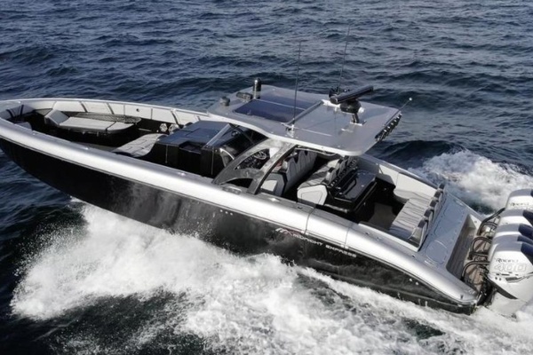 2019 Midnight Express 43