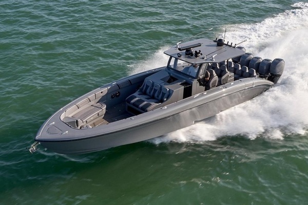 2019 Midnight Express 43