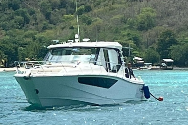 Photo of the 2021 Boston Whaler 405 Conquest