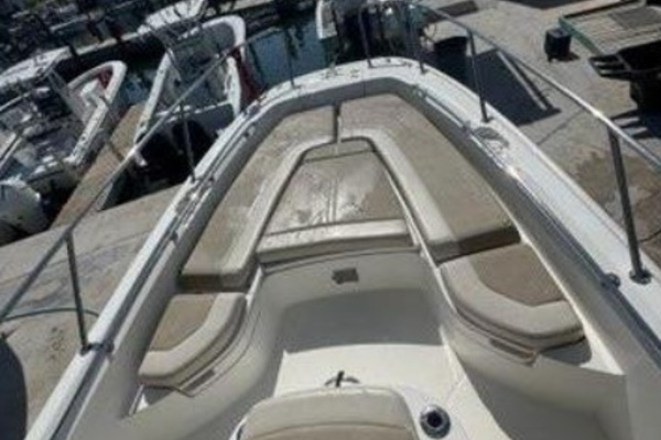 24ft Boston Whaler Yacht For Sale