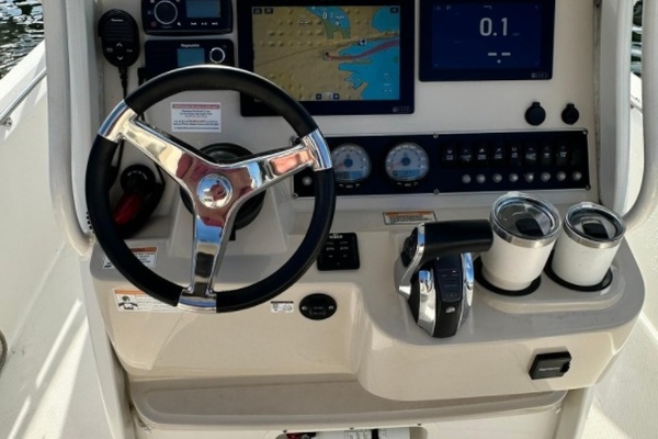 24ft Boston Whaler Yacht For Sale