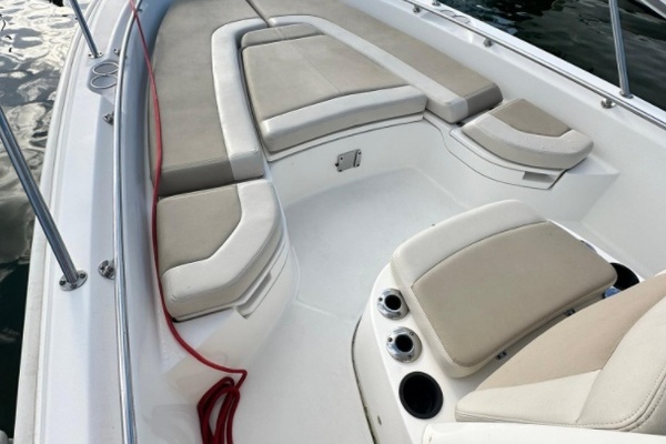 24ft Boston Whaler Yacht For Sale