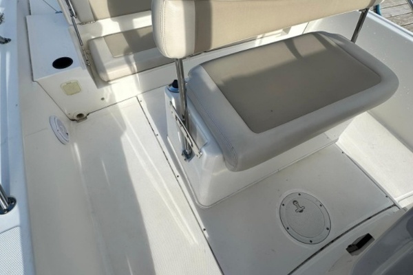 24ft Boston Whaler Yacht For Sale