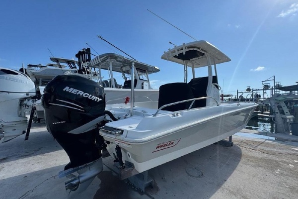 24ft Boston Whaler Yacht For Sale