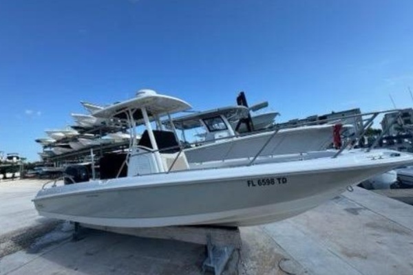 24ft Boston Whaler Yacht For Sale