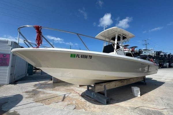 24ft Boston Whaler Yacht For Sale