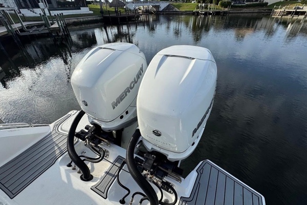 30ft Cobalt Yacht For Sale