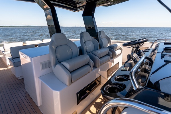 Pardo Yachts 43 Yacht For Sale