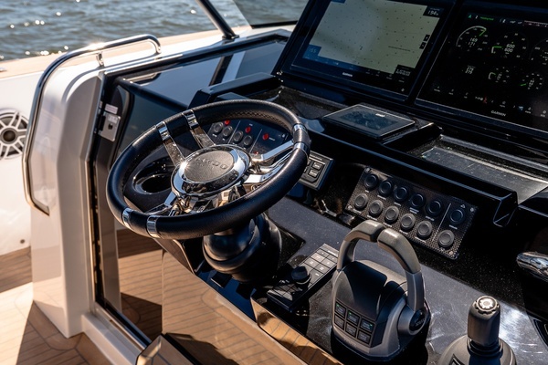 Pardo Yachts 43 Yacht For Sale