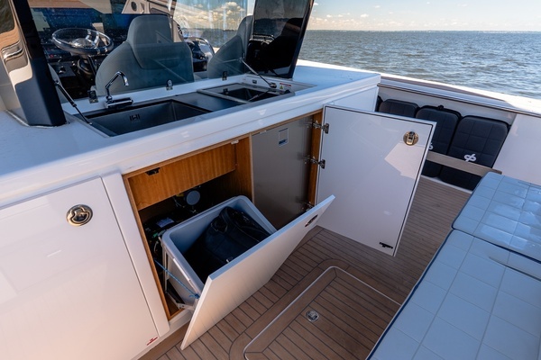 Pardo Yachts 43 Yacht For Sale