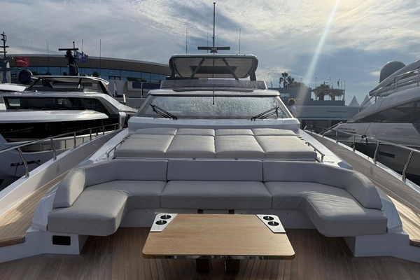95ft Ferretti Yachts Yacht For Sale