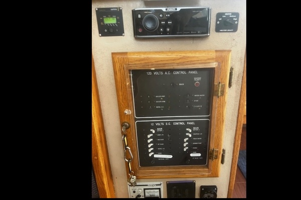 Main Panel & Stereo