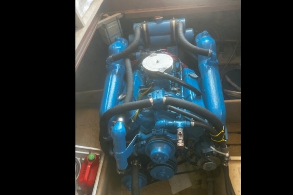 Crusader 5.7L 1