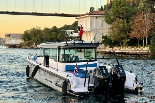 Axopar 37 XC Cross Cabin Yacht For Sale