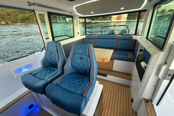 Axopar 37 XC Cross Cabin Yacht For Sale