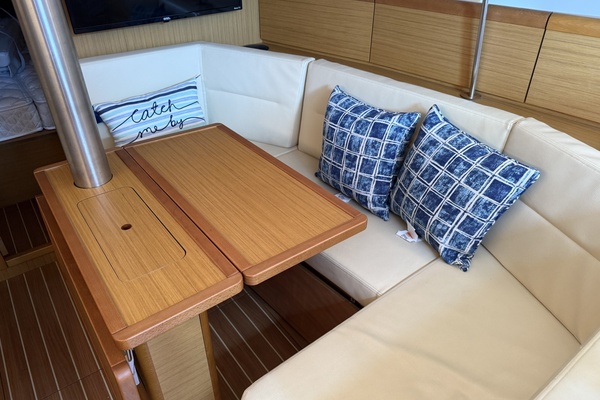 Bonkers 36ft Jeanneau Yacht For Sale