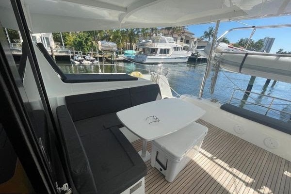 42ft Lagoon Yacht For Sale