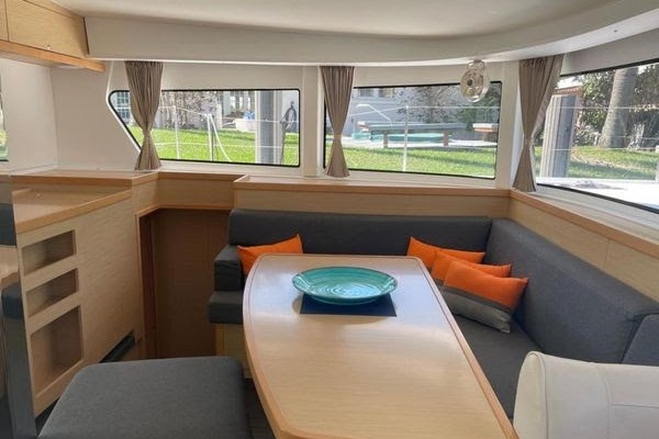 42ft Lagoon Yacht For Sale