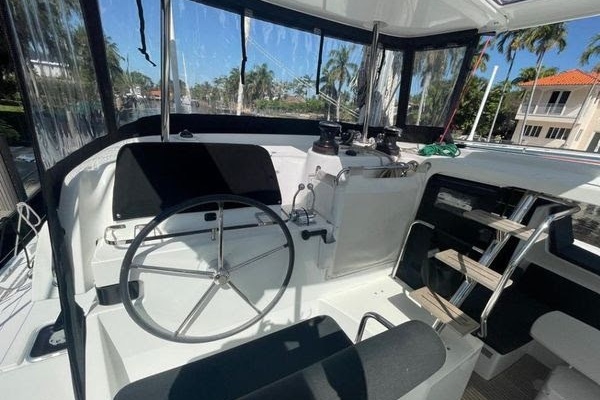 42ft Lagoon Yacht For Sale