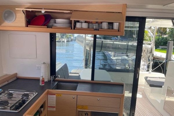42ft Lagoon Yacht For Sale
