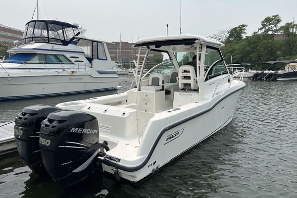 28ft Boston Whaler Yacht For Sale