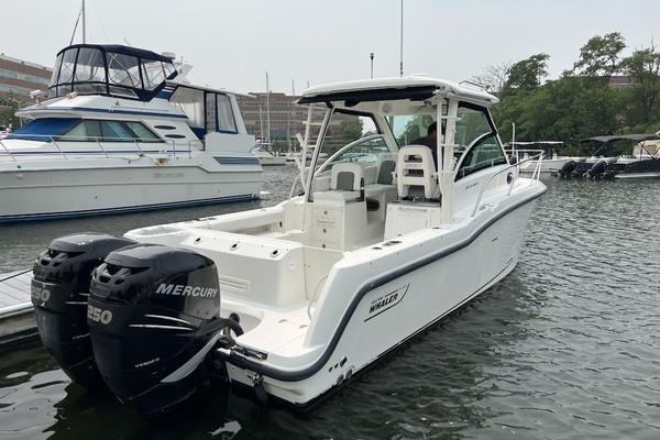 2013 Boston Whaler 28