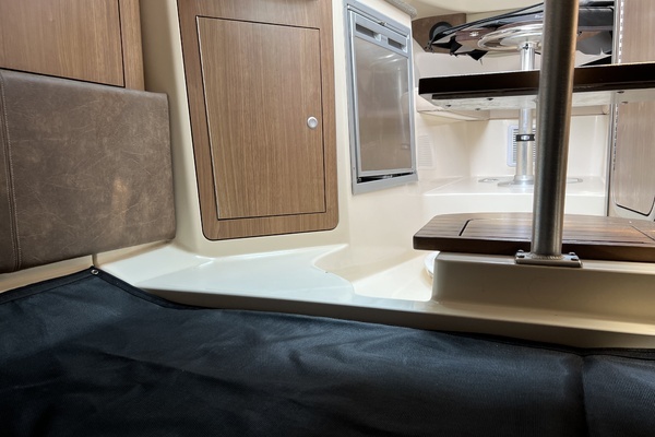 2013 Boston Whaler 28