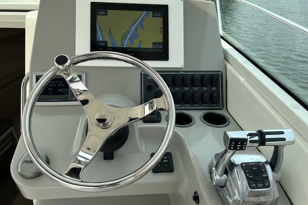 2013 Boston Whaler 28