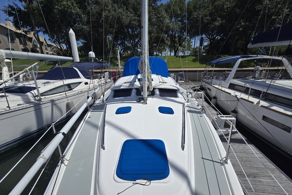 Chemistry 44ft Hunter Yacht For Sale