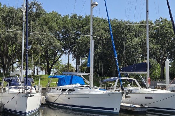 Chemistry 44ft Hunter Yacht For Sale