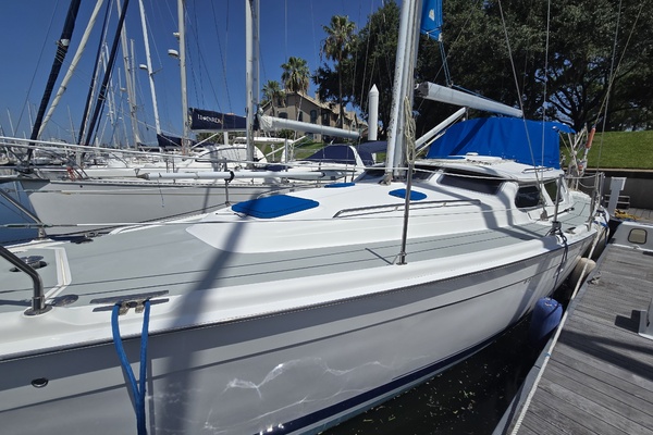 Chemistry 44ft Hunter Yacht For Sale