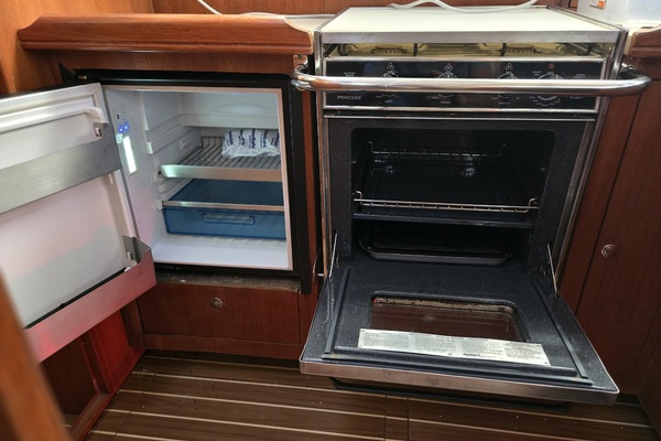 Chemistry 44ft Hunter Yacht For Sale