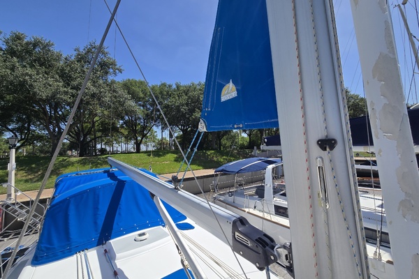 Chemistry 44ft Hunter Yacht For Sale