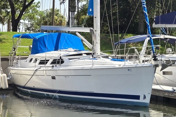 44-ft-Hunter-2007-44 DS-Chemistry Kemah Texas United States  yacht for sale
