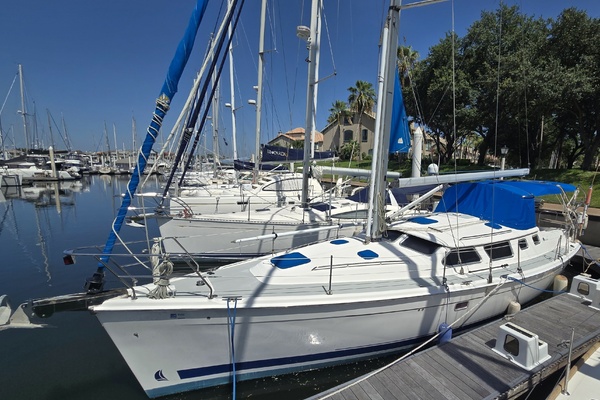 Chemistry 44ft Hunter Yacht For Sale