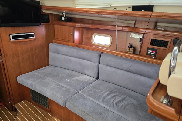 Chemistry 44ft Hunter Yacht For Sale
