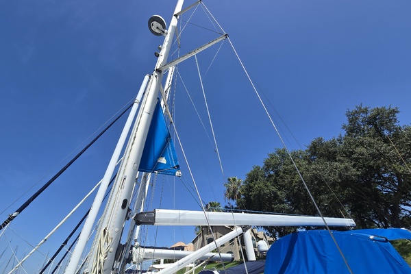 Chemistry 44ft Hunter Yacht For Sale