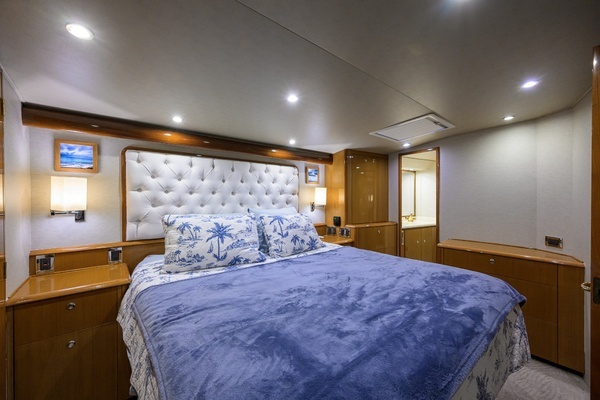 2002 Viking 61