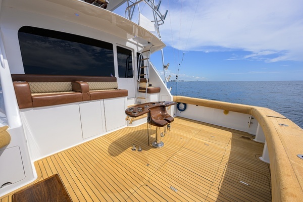 2002 Viking 61