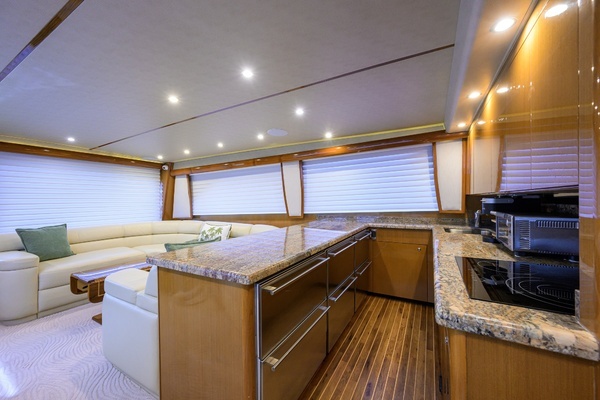 2002 Viking 61