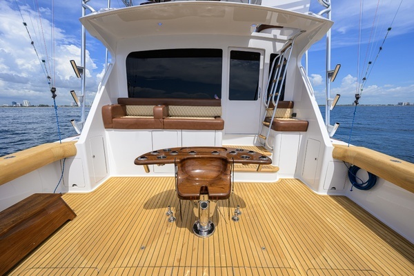 2002 Viking 61