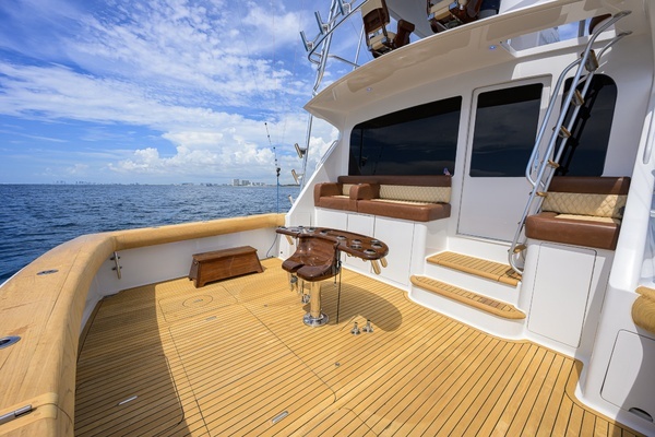 2002 Viking 61
