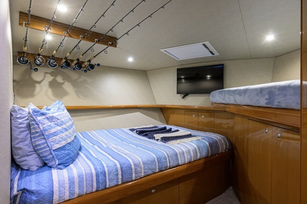 2002 Viking 61