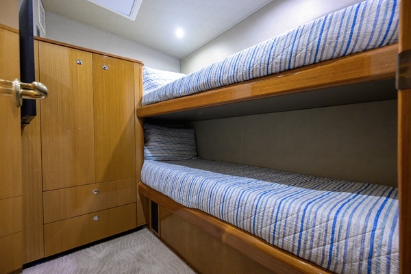 2002 Viking 61
