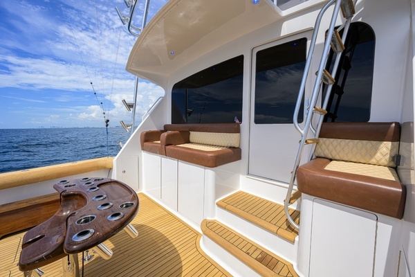 2002 Viking 61