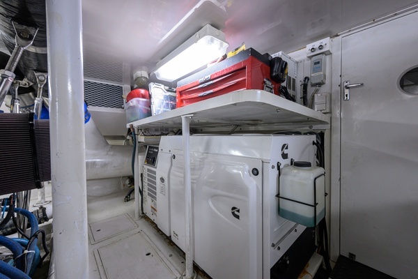 2002 Viking 61