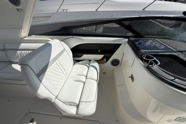 31ft Sea Ray Yacht For Sale